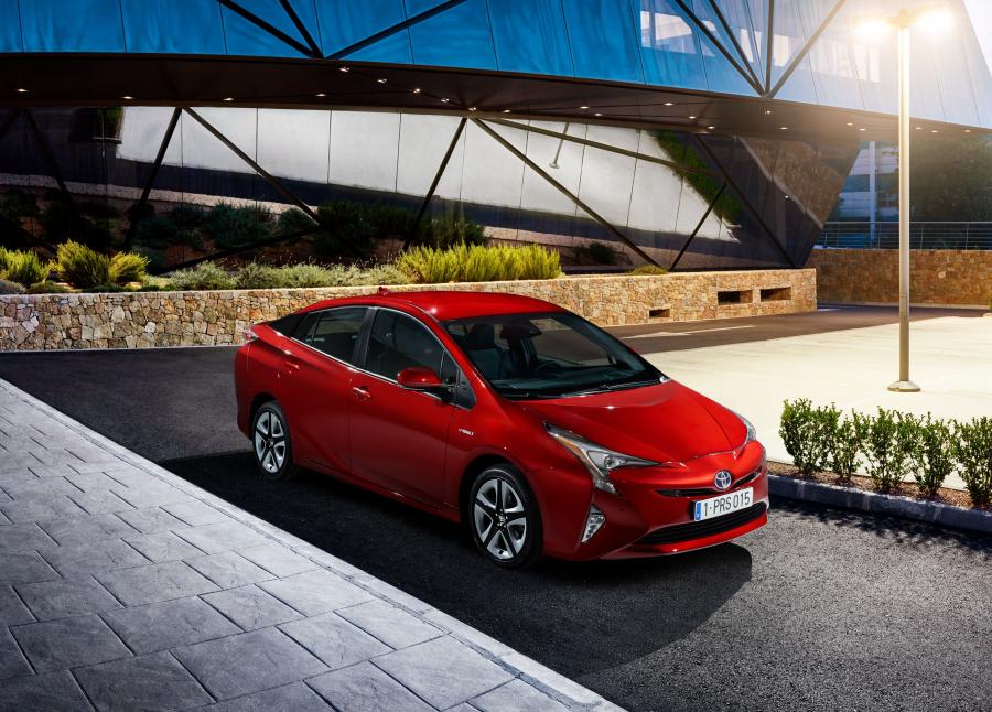  Toyota Prius 2016 года  (WW) (фото 25 из 30)